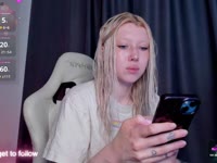ohhh where should i even start...? well, first things first, im Eva^^ 20y.o. girl delving into the fascinating world of psyhology. pls bear with me if my eng isnt entirely flawless - im working on it to impress u so hard !!