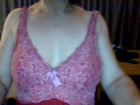 hoi, ik ben hete milf die voor veel open staat. ik hou wel van dominantie en hou er van om een onderdanig sletje te zijn. Maar als jij dat wil kan ik ook jouw strenge meesteres zijn....Er kan veel maar geen extreme ding zoals:naalden, plas en poep...Vragen staat vrij, wie weet kan je me overtuigen om grenzen te verleggen.