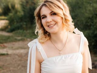 girl cam naked DemetriceAkpan