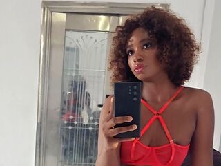 camslut spreading pussy LuluWilde