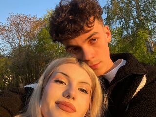 cam couple playing with sextoy JamesandAice