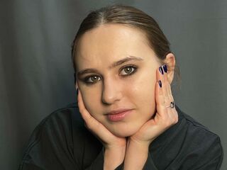 naked cam AlanaHowlett