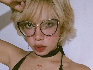 camgirl playing with dildo AmelieMari