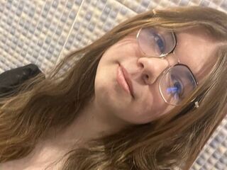 free video chat AminaBlooms