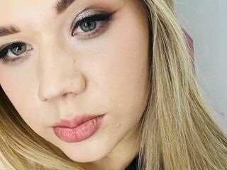 camgirl fingering pussy AminaDigges