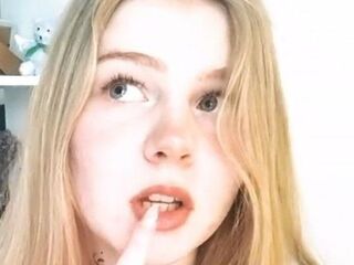 cam girl chatroom AntoniaCrumpton