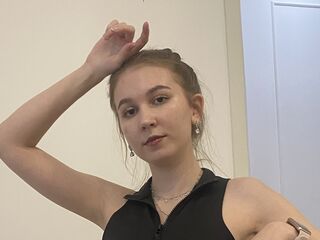 camgirl fingering shaved pussy BarberaCachero