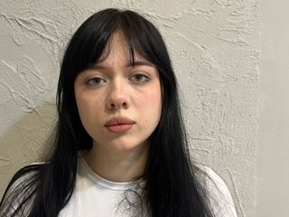 topless camgirl BillieMilash