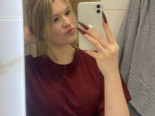 masturbating camgirl Bloryjon