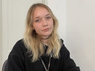 live striptease BonnieRad