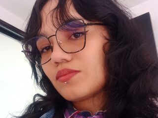 naughty camgirl masturbating CamilaRodriguez