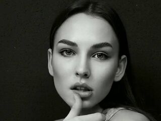 fingering girl chatroom CariGugliuzza