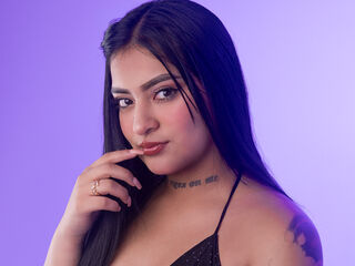 camslut showing tits CarlaMilano