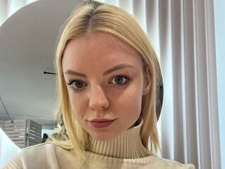 fingering camwhore CarlenePattie