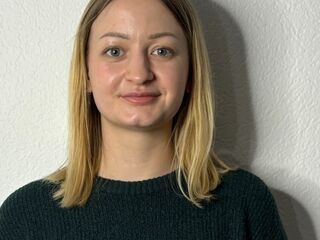 camwhore masturbating with vibrator CarmeliaRihner