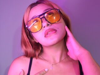 camwhore masturbating with vibrator CataleyaSantana