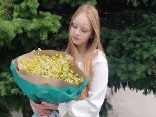 camgirl spreading pussy ChristieBrozyna