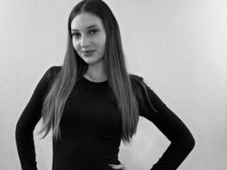 live free chat DaynaNicholls