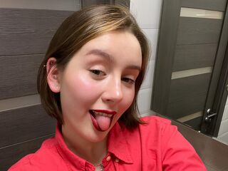 topless webcam girl DiSun