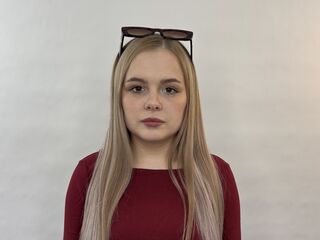 camslut spreading pussy DonellaAutobee