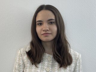 cam girl playing with vibrator ElishaPelini