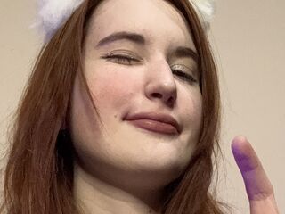 cam girl masturbating with sextoy EvaBorn