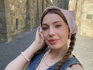 naked camgirl masturbating with vibrator GlindaSankar