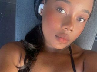 naughty cam girl masturbating GrasyBenty