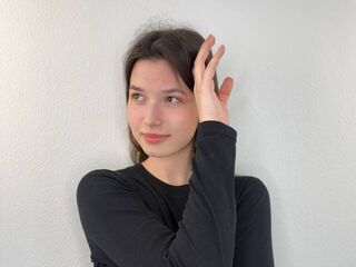 naughty cam girl masturbating with dildo JanisRadabaugh