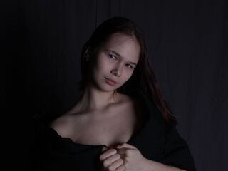 camgirl shaving pussy JesseniaLitt