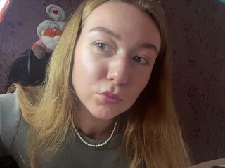 camgirl masturbating with sex toy KayeEliasen