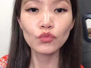 naked camgirl masturbating KiraMinxy