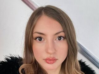 camgirl masturbating with sex toy KyraKur