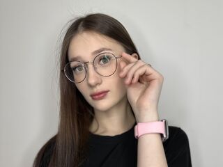 fingering girl cam LatriciaSuet