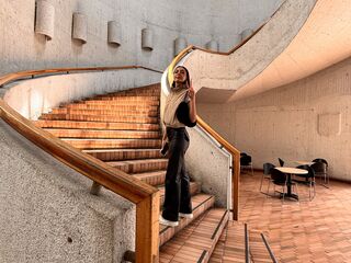 live webcam performer LauraSnok