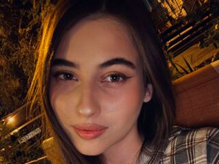 bedroom webcam LeiaFrost
