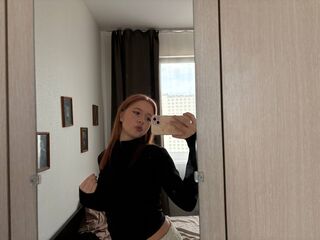 hot naked camgirl LennieLukasik