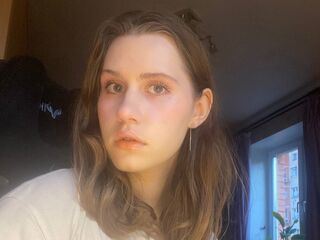 naughty camgirl masturbating with vibrator LibbyCasumpang