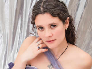 webcam girl LiiaCrowns