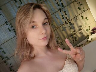 naughty cam girl LilianDavidge