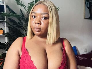 naughty cam girl fingering shaved pussy LilianLeo
