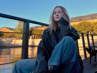 fingering webcamgirl LillyStill