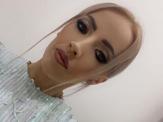 masturbating webcamgirl LillySun