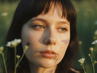 camgirl masturbating with sex toy LiluSoto