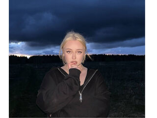 masturbating LitaBloom