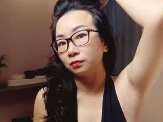topless camgirl LucianaMecacci
