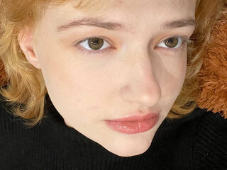 naked webcam girl fingering LunaBeans