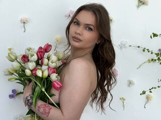 live webcam performer LunaVales
