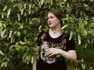 cam girl playing with vibrator MargueriteHolt