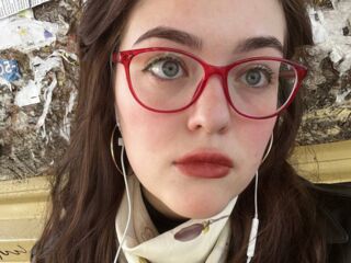 camwhore fingering shaved pussy MersedesRosso